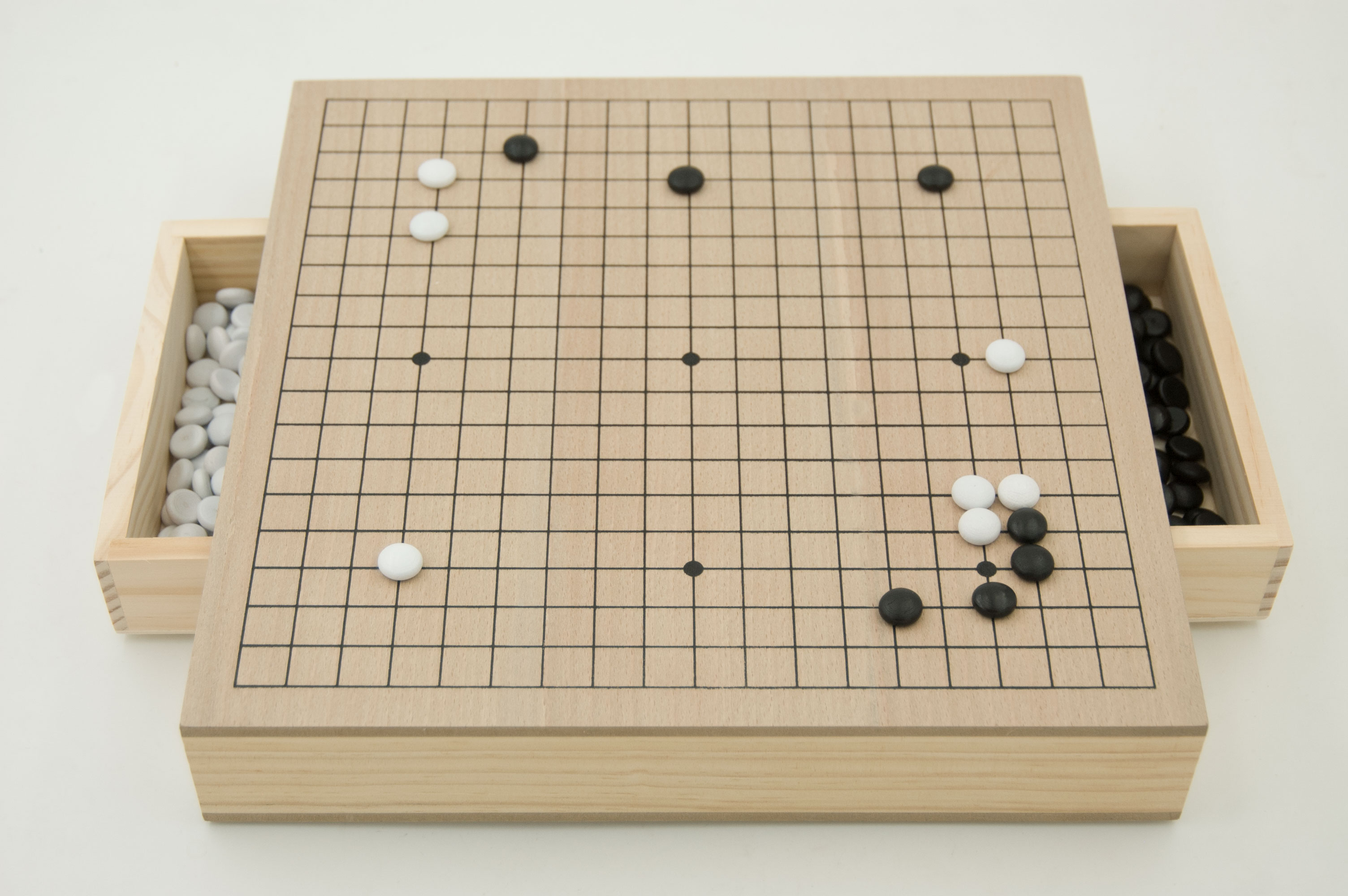 Hebsacker Verlag: go-spiele.de - > Wooden Go Box with Drawers